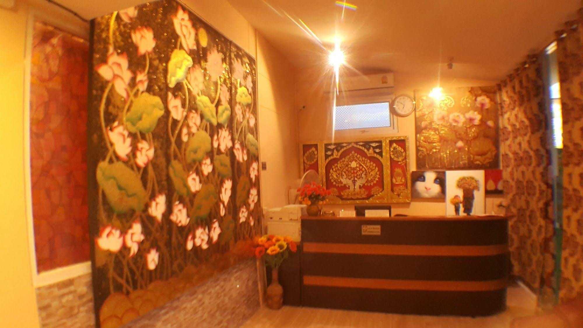 Aparthotel Suansin Art Garden à Ban Lat Krachaeng Extérieur photo